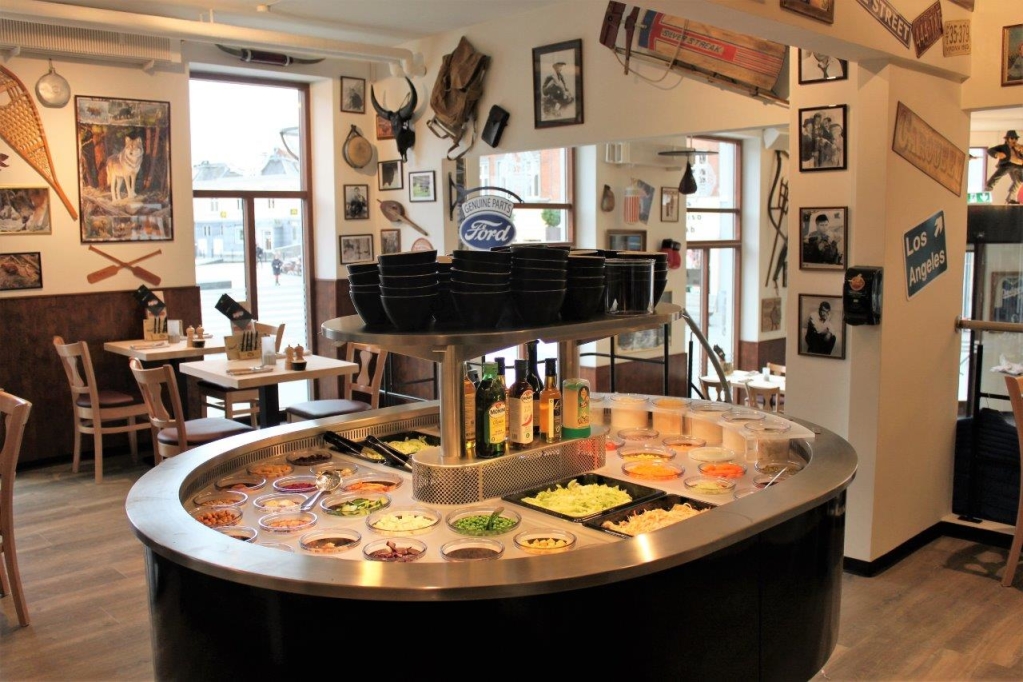 Sundere former for takeaway som for eksempel salatbar frem for pizza eller burger lokker flere til at vælge lette, hurtige løsninger som aftensmad. (Arkivfoto: PR)
