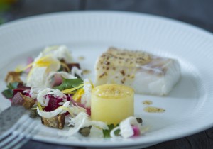 Let pocheret torsk med sennepssauce