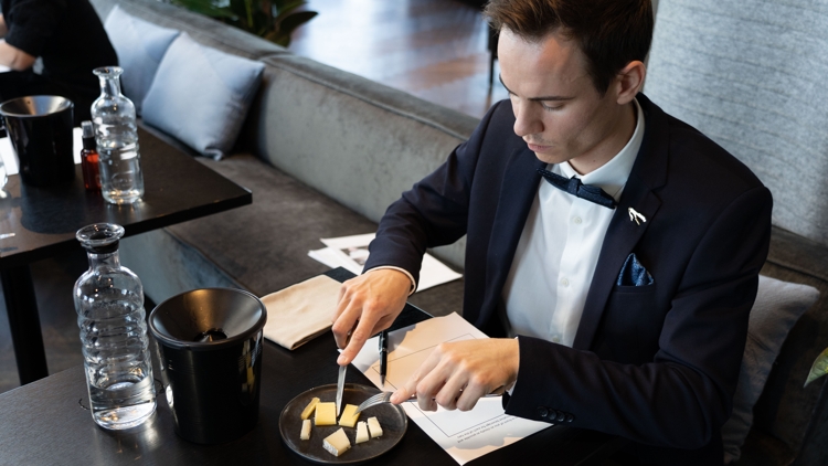 Dansk ost var også en del af pensum, da landets bedste sommelier skulle findes. Foto: A.B.N.