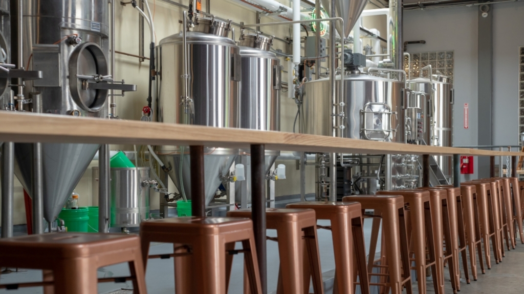 De fleste danske bryggerier sælger færre liter øl end sidste år – især restriktionerne for barer, caféer, festivaler og lignende rammer dem hårdt. Foto: Bryggeriforeningen.