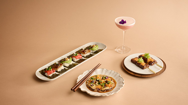 Menu hos Sticks n Sushi med produkter fra MATR.